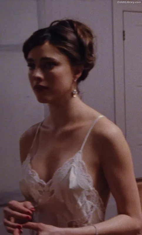 Margaret Qualley photo 14 of 1300
