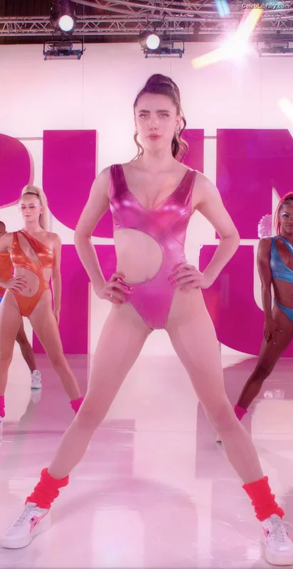 Margaret Qualley photo 16 of 1300