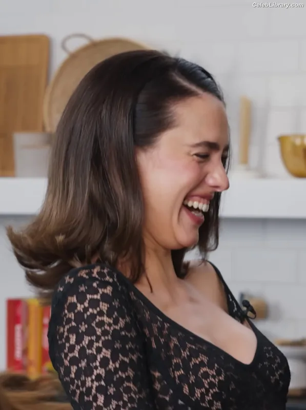Margaret Qualley photo 4 of 1300