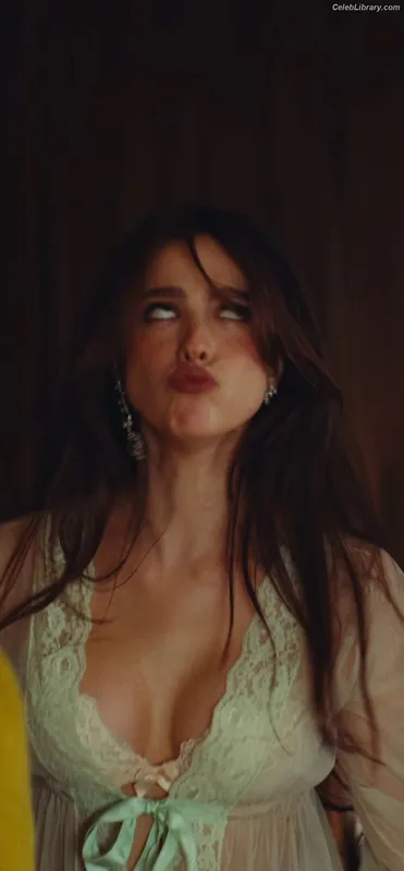 Margaret Qualley photo 7 of 1300