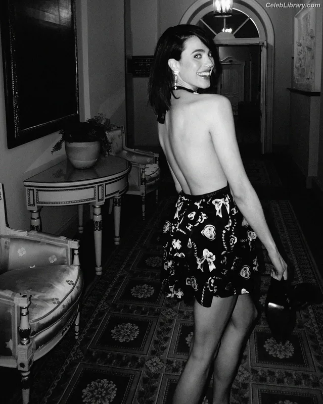 Margaret Qualley photo 22 of 1300
