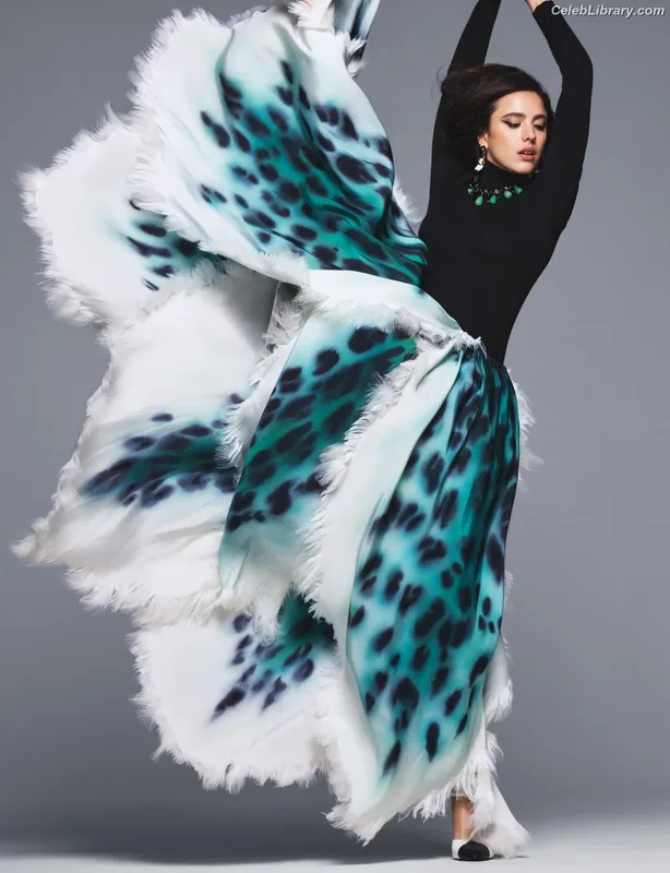 Margaret Qualley photo 12 of 1300
