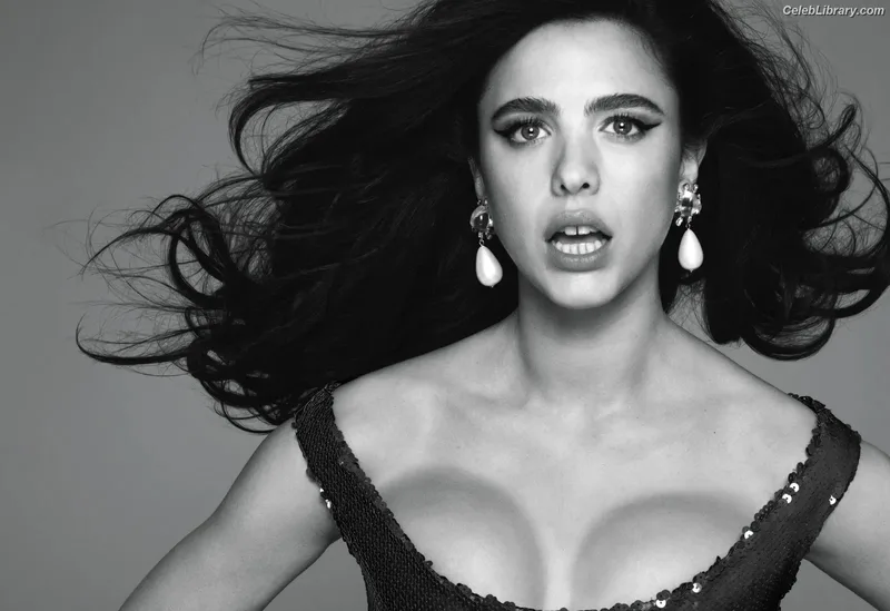 Margaret Qualley photo 13 of 1300