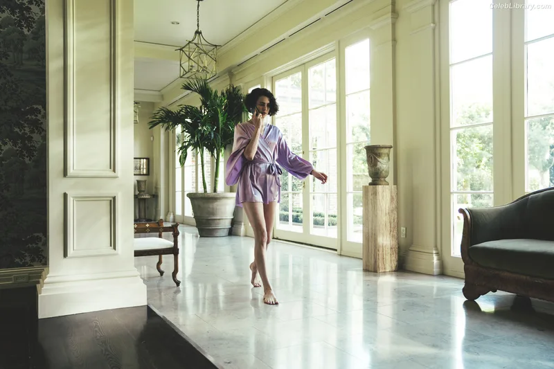 Margaret Qualley photo 18 of 1300