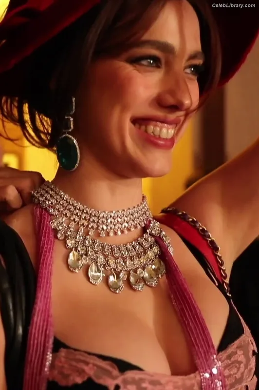 Margaret Qualley photo 24 of 1300