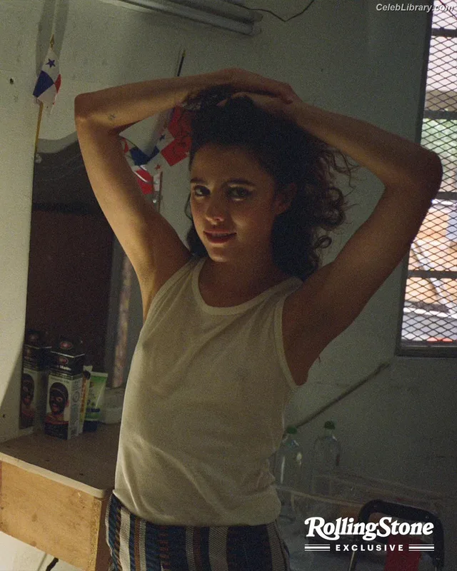 Margaret Qualley photo 17 of 1300
