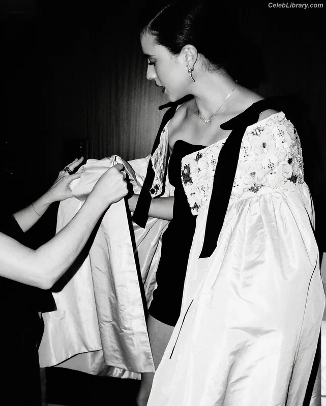 Margaret Qualley photo 18 of 1300