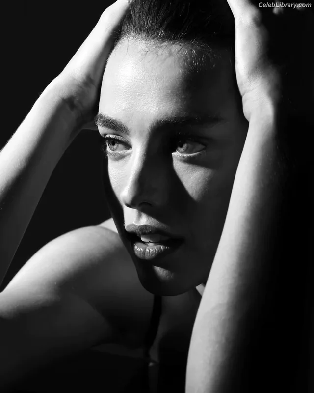 Margaret Qualley photo 23 of 1300