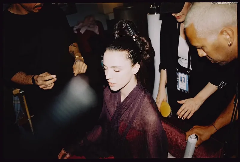 Margaret Qualley photo 5 of 1300