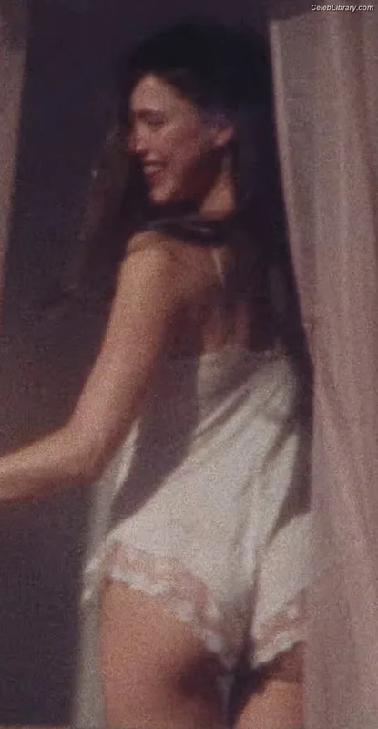 Margaret Qualley photo 18 of 1300