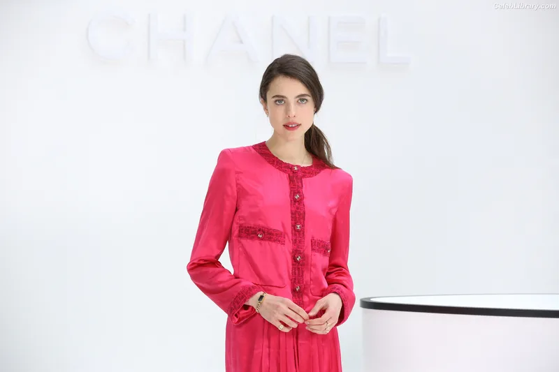 Margaret Qualley photo 21 of 1300