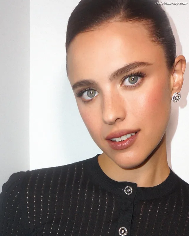 Margaret Qualley photo 7 of 1300