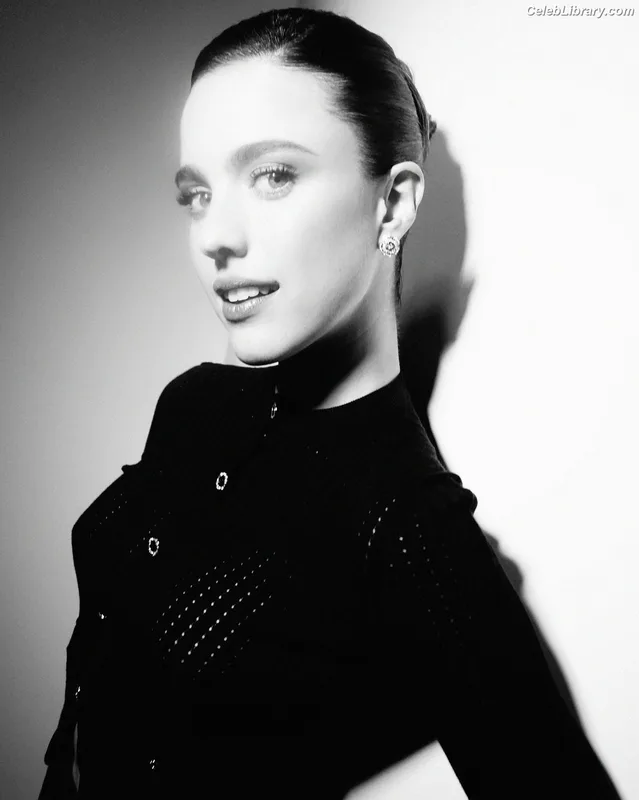 Margaret Qualley photo 8 of 1300
