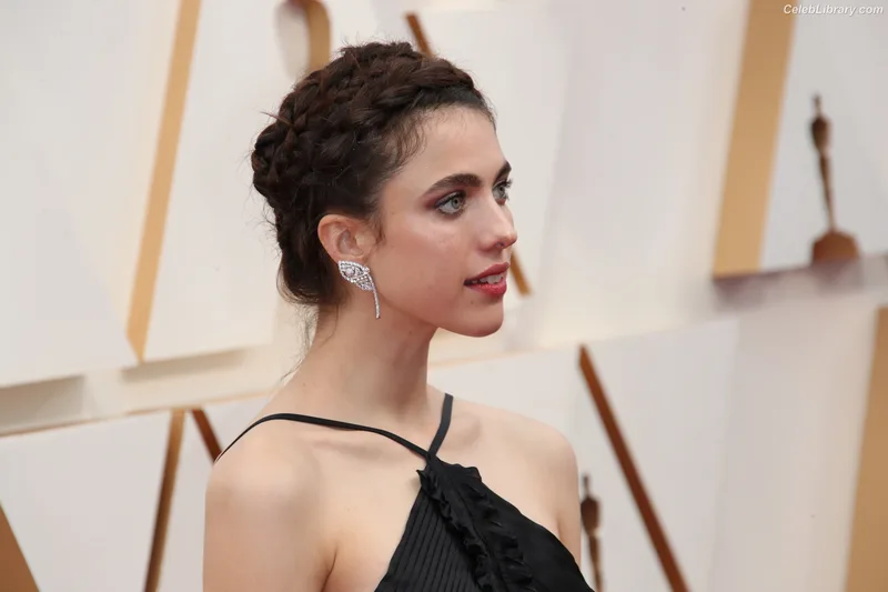 Margaret Qualley photo 6 of 1300