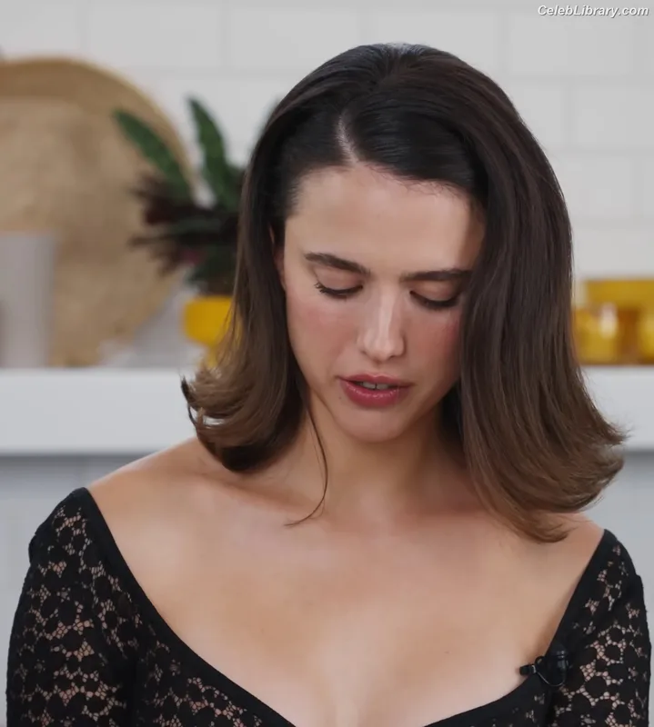Margaret Qualley photo 21 of 1300