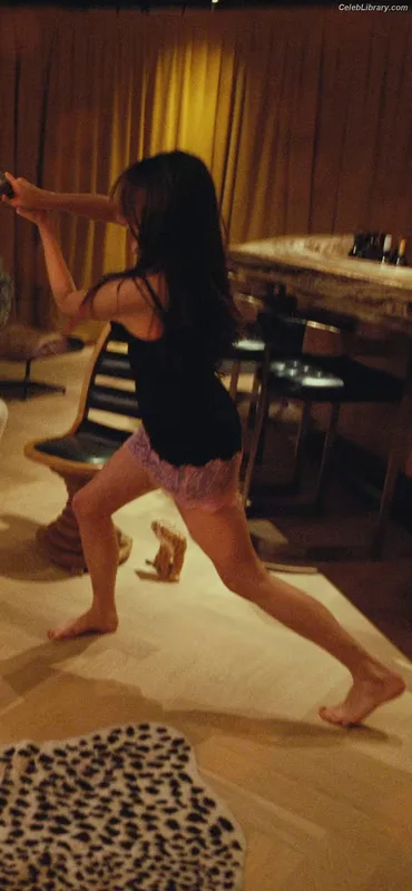 Margaret Qualley photo 22 of 1300