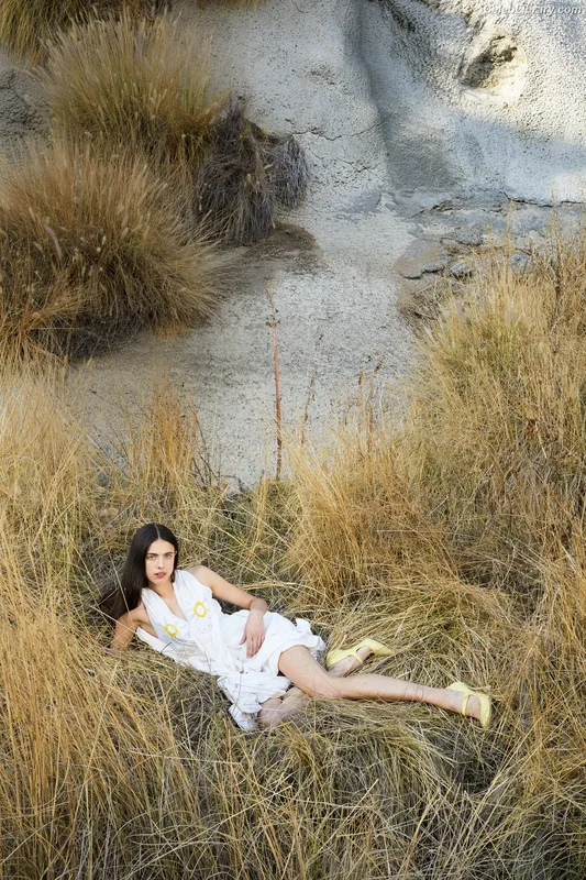 Margaret Qualley photo 11 of 1300