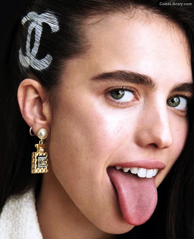 Margaret Qualley photo 5 of 1300