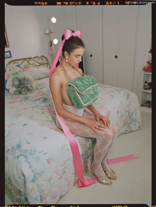 Margaret Qualley photo 8 of 1300