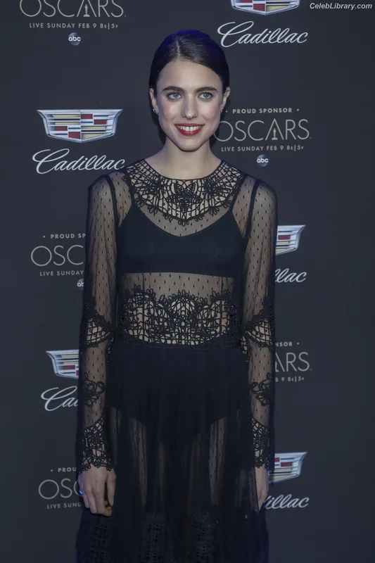 Margaret Qualley photo 3 of 1300