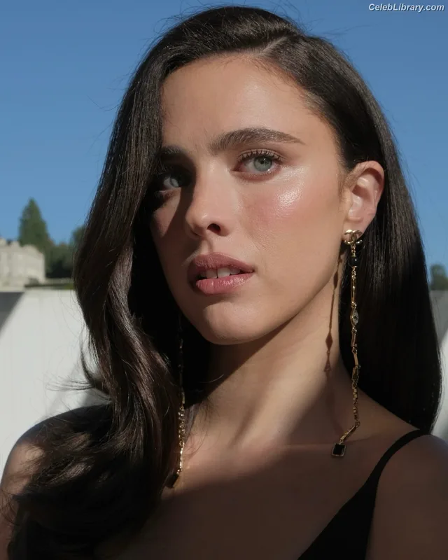 Margaret Qualley photo 7 of 1300