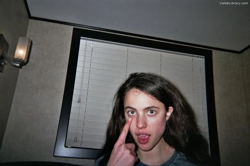 Margaret Qualley photo 13 of 1300