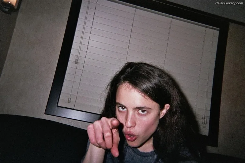 Margaret Qualley photo 15 of 1300