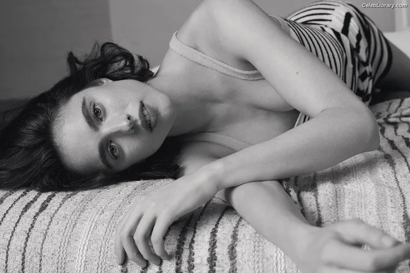 Margaret Qualley photo 18 of 1300
