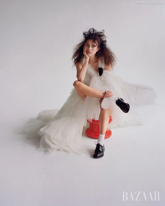 Margaret Qualley photo 10 of 1300