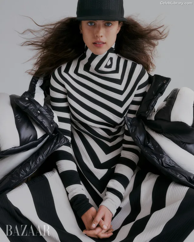 Margaret Qualley photo 12 of 1300