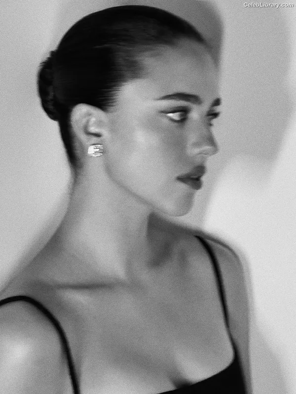 Margaret Qualley photo 1 of 1300