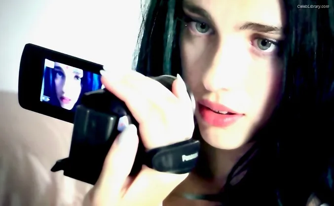 Margaret Qualley photo 6 of 1300