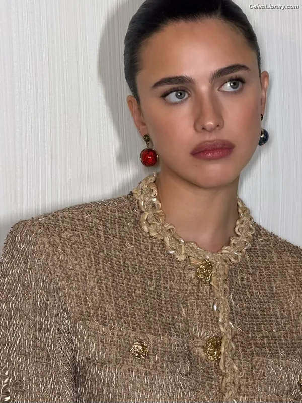 Margaret Qualley photo 11 of 1300