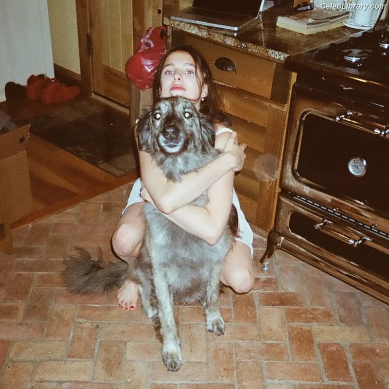 Margaret Qualley photo 14 of 1300