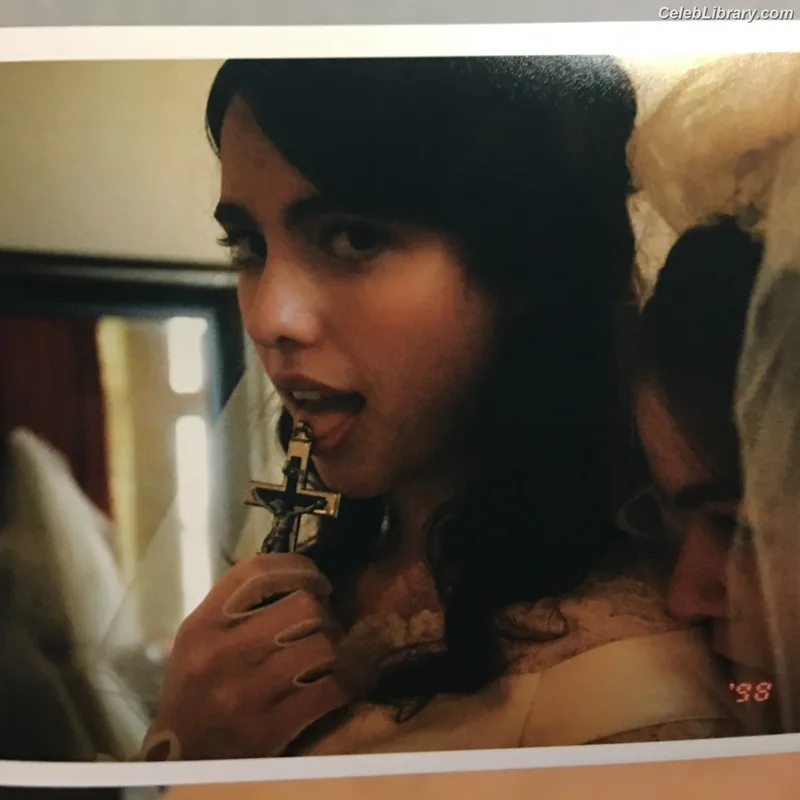 Margaret Qualley photo 15 of 1300