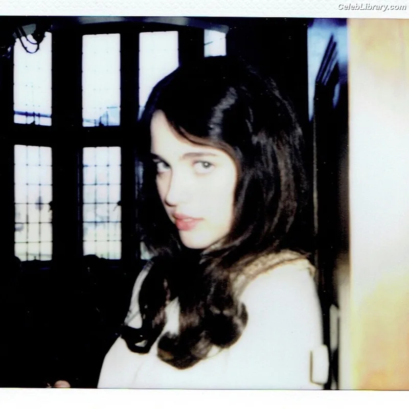 Margaret Qualley photo 18 of 1300