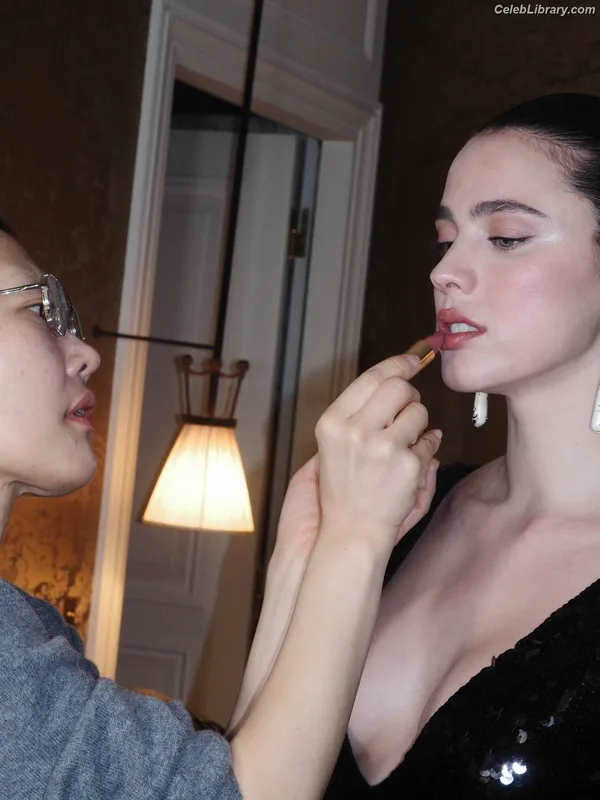 Margaret Qualley photo 24 of 1300