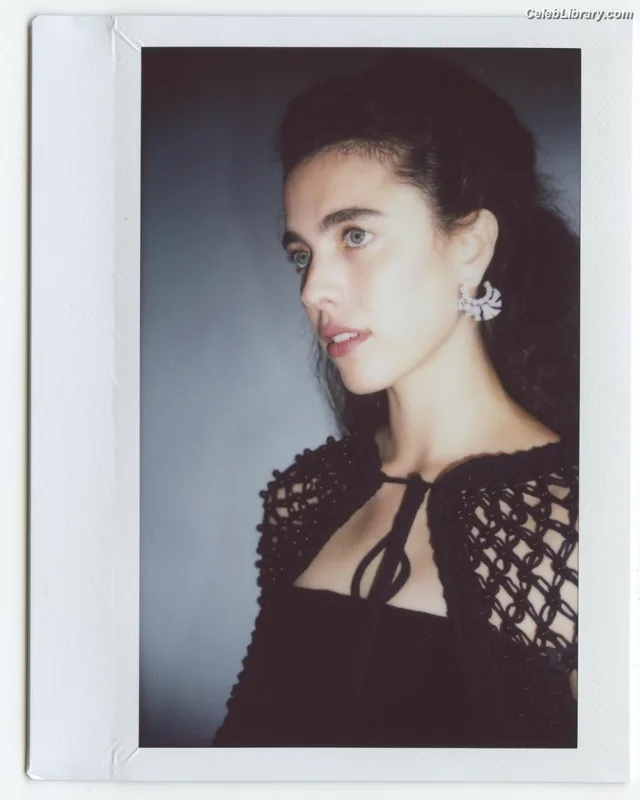 Margaret Qualley photo 17 of 1300