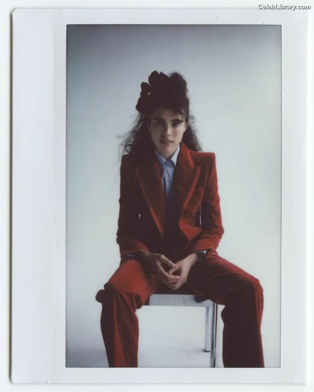 Margaret Qualley photo 18 of 1300