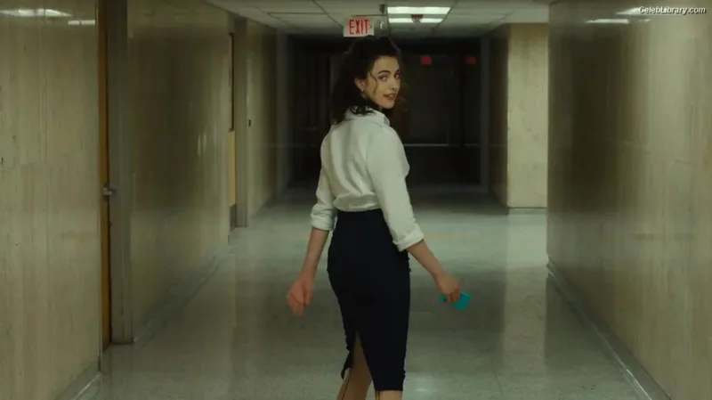 Margaret Qualley photo 1 of 1300