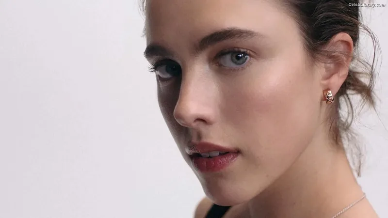 Margaret Qualley photo 3 of 1300