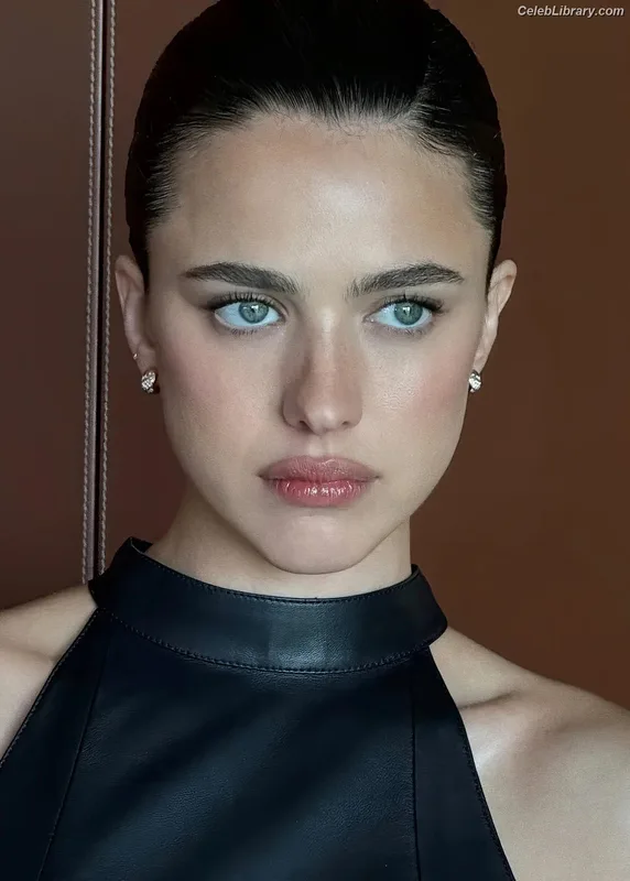 Margaret Qualley photo 5 of 1300