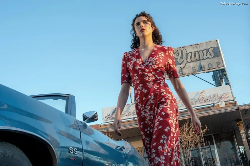 Margaret Qualley photo 14 of 1300
