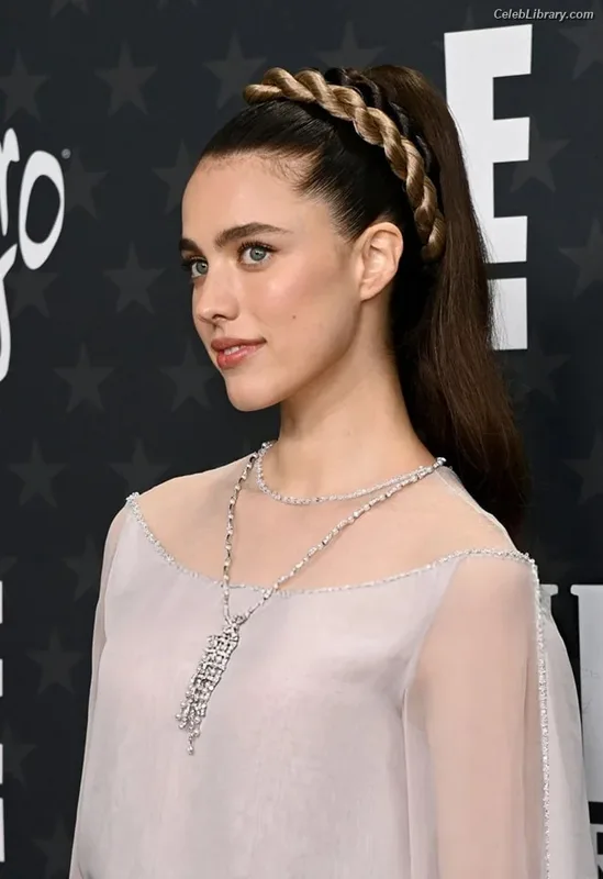 Margaret Qualley photo 16 of 1300