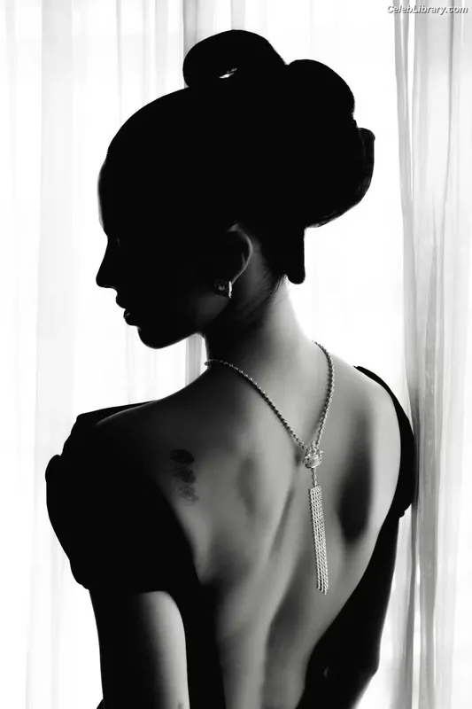Margaret Qualley photo 2 of 1300