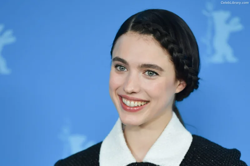 Margaret Qualley photo 3 of 1300