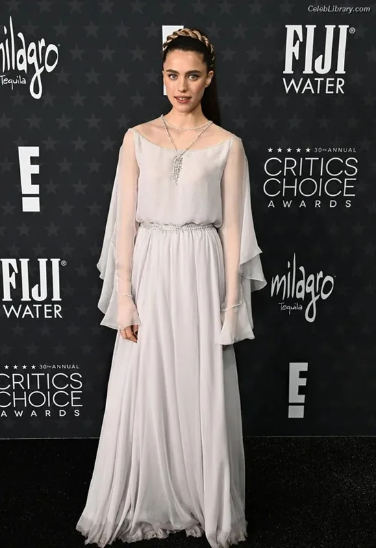 Margaret Qualley photo 5 of 1300