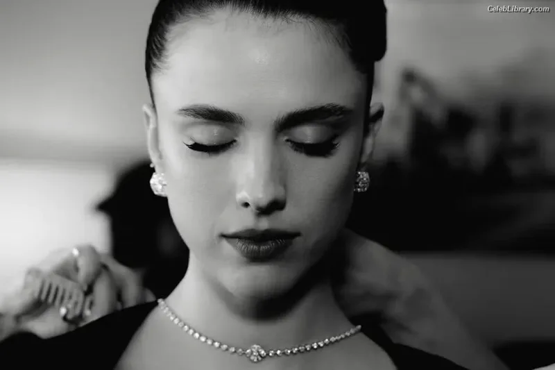Margaret Qualley photo 17 of 1300