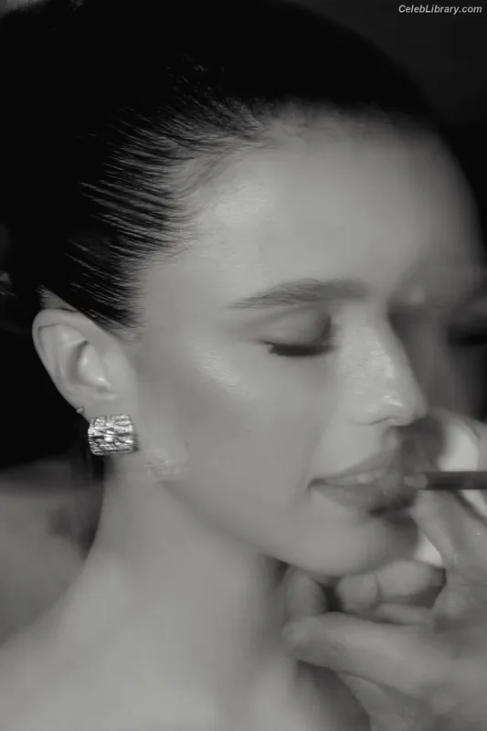 Margaret Qualley photo 21 of 1300