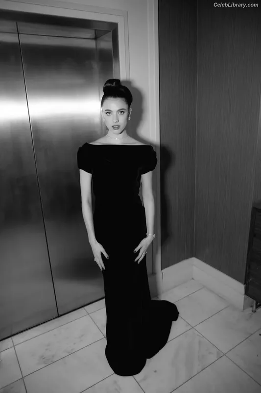 Margaret Qualley photo 24 of 1300